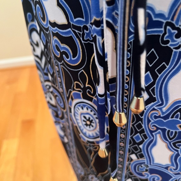 Cache elegant dress with beaded shoulders and nice belt size L  timeless piece - Picture 11 of 15